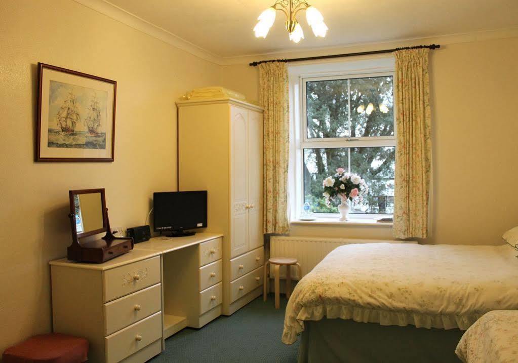 เอเลอร์คีย์ เกสท์เฮาส์ Hotel Veryan ภายนอก รูปภาพ